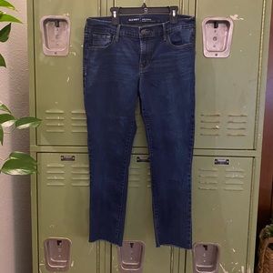 Old Navy size 10 regular raw hem cropped blue jeans